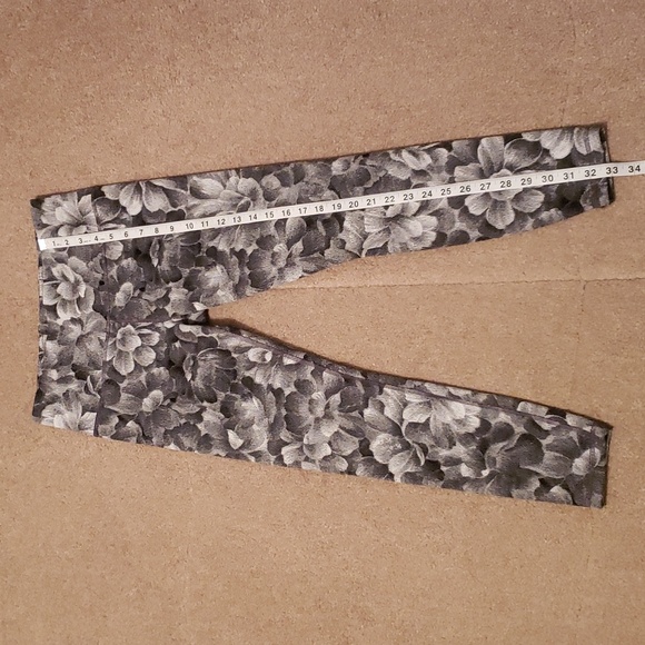 Athleta Women's Elation Textured Tights - Picture 8 of 11